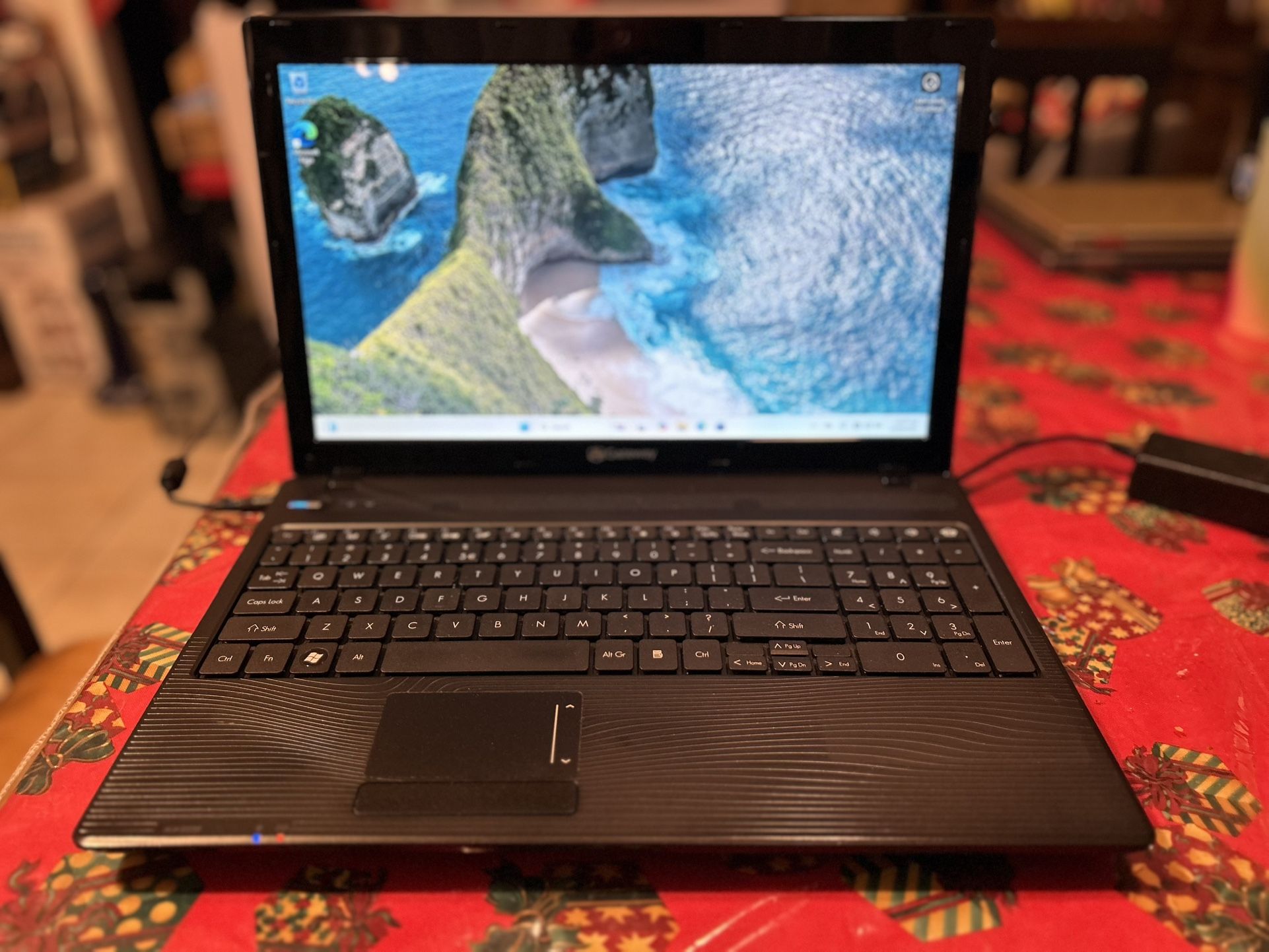 Gateway NV51 15.6” Notebook Laptop Windows 11 Home