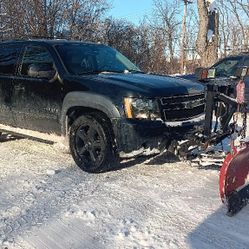 2006 Tahoe 4X4 With MID WEIGHT PLOW