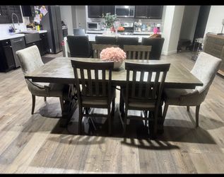 Dining room table