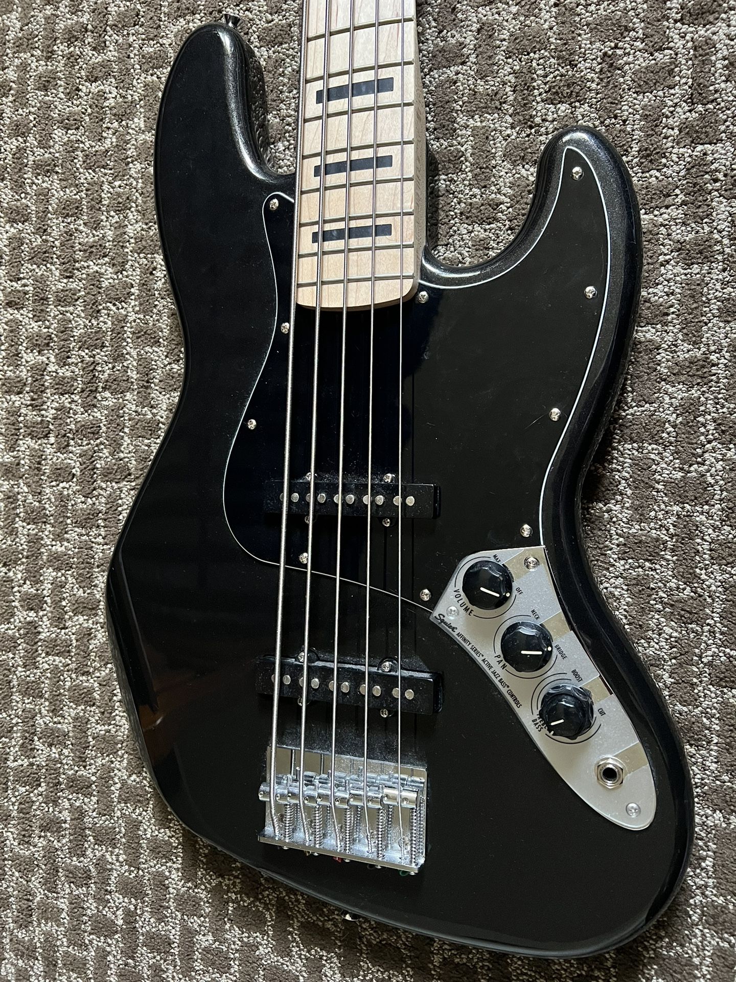 Squier Jazz 5 String Bass, By Fender