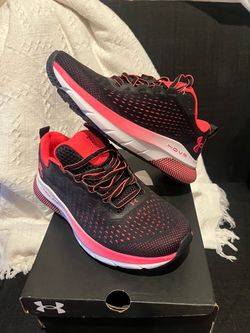 New under Armour, tennis shoes