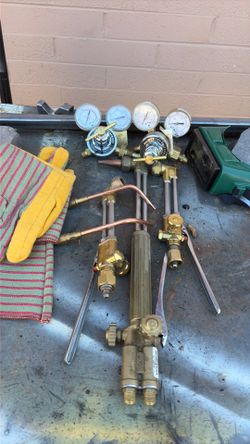 Torch gauges, oxygen and settling three heads, three heads, etc.