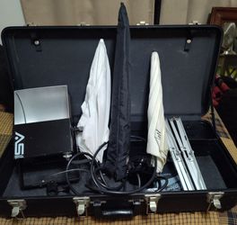 Lowel Photography Lighting Kit with Hard carrying Case