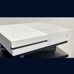 XBOX ONE S.  $150