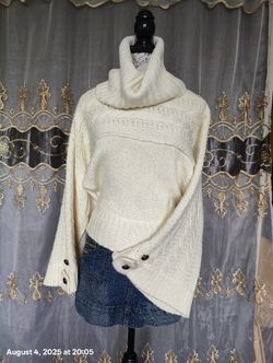 Moda InternationalTucker Cloud Knit Turtleneck Sweater size s