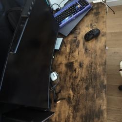 Free in LIC — Queen Mattress + Bed Frame, Desk & Chair