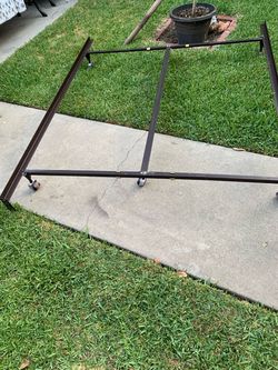 Adjustable Metal Bed Frame with wheels