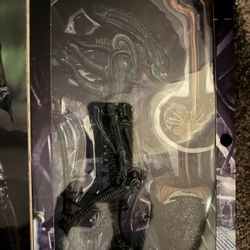 ALIENS Collectors edition new In Box