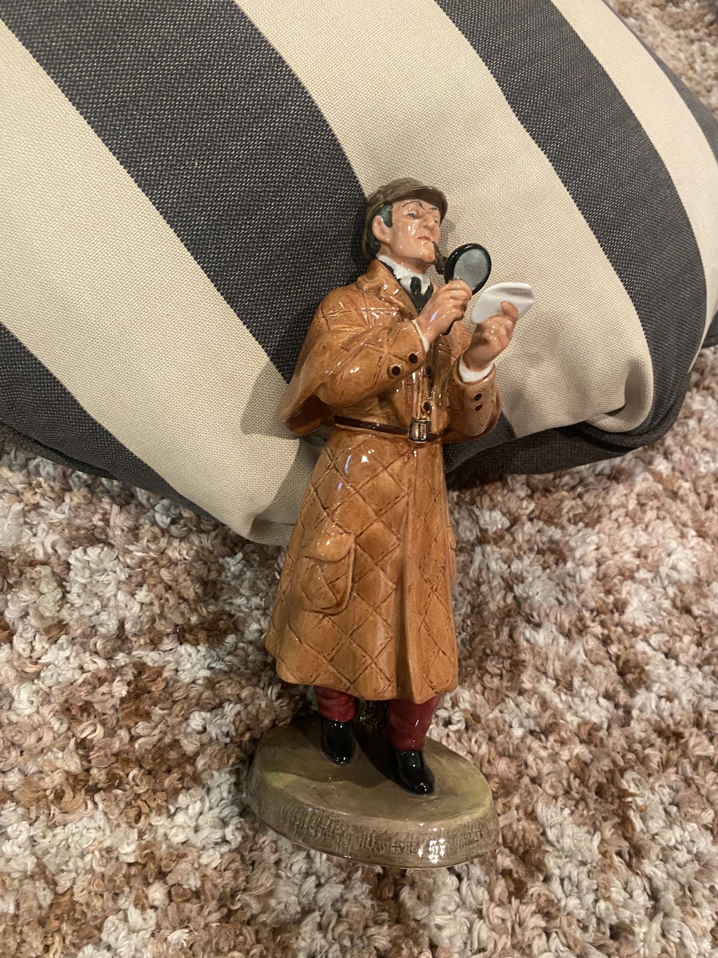 Royal Doulton Figurine - The Detective HN 2359