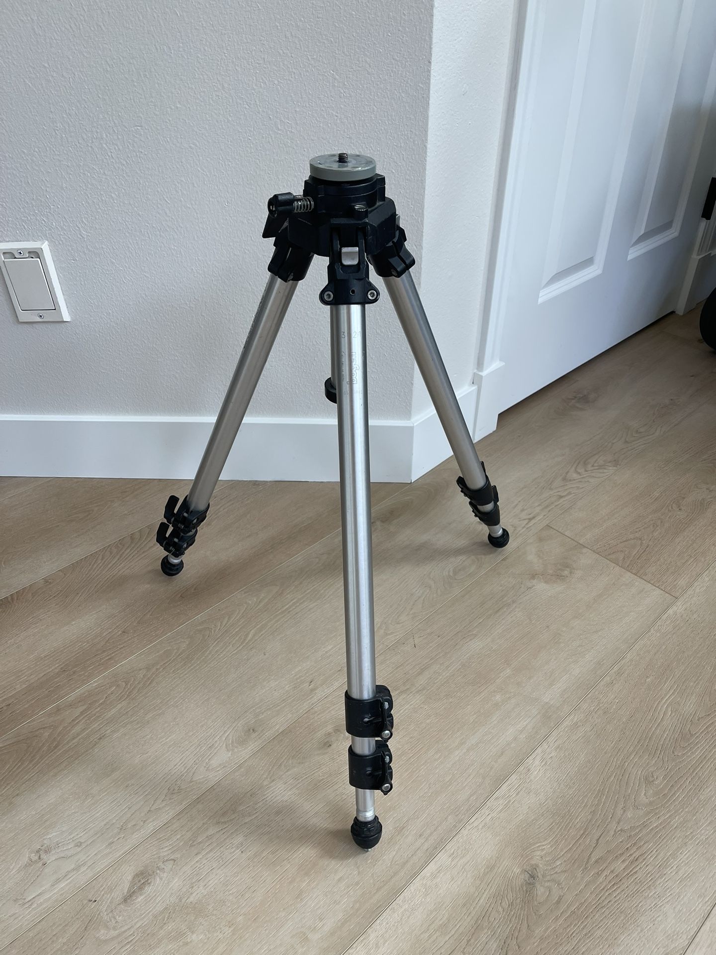 Manfrotto Bogen 3021 Tripod Heavy Duty