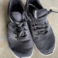 Adidas boys tennis shoes - size 5