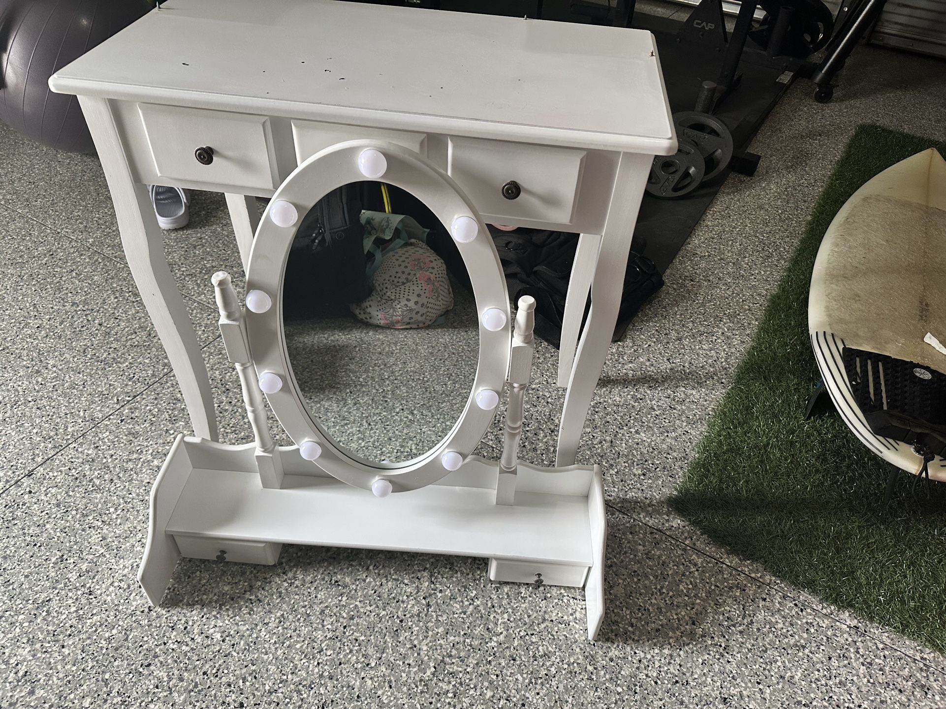 Kids Makeup Vanity