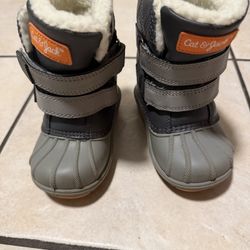 Cat & Jack Kids' Winter Boots size 6