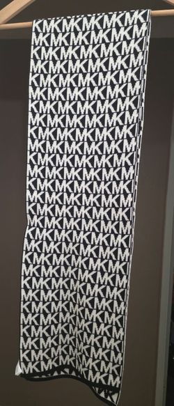 Michael kors scarf black and white