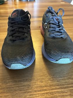 Women’s grey ASICS GEL KAYANO 28 lite-show  Size 9  Grey/purple / salmon