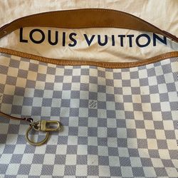 LV 3 Piece Purse/shoulder Bag With Matching Beanie for Sale in Lodi, CA -  OfferUp