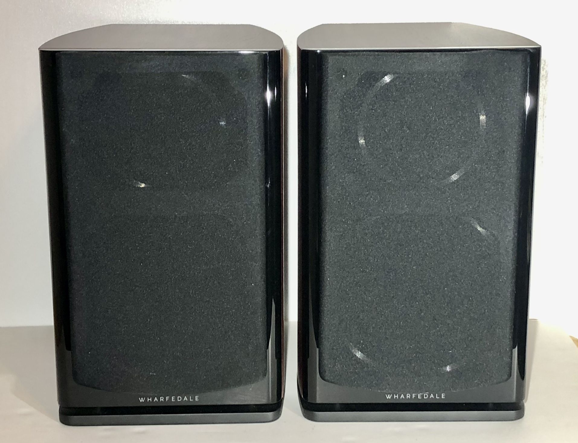 Wharfedale Diamond 11.2 Bookshelf Speakers (Rosewood Quilted - Pair, EXCELLENT