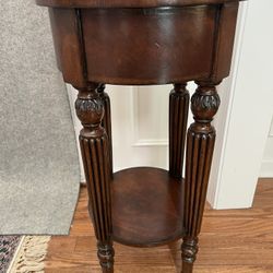 Side Table/ Plant Stand
