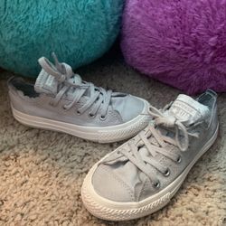 Girls Grey Scalloped Converse