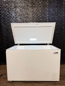 FRIGIDAIRE CHEST FREEZER w/WARRANTY! R3497A