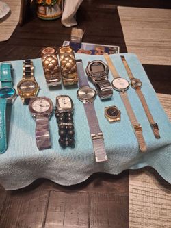 Mixed Lot of Assorted Watches. Sold for Parts and Repair
