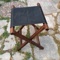 Like New Folding Chair Hardwood 
