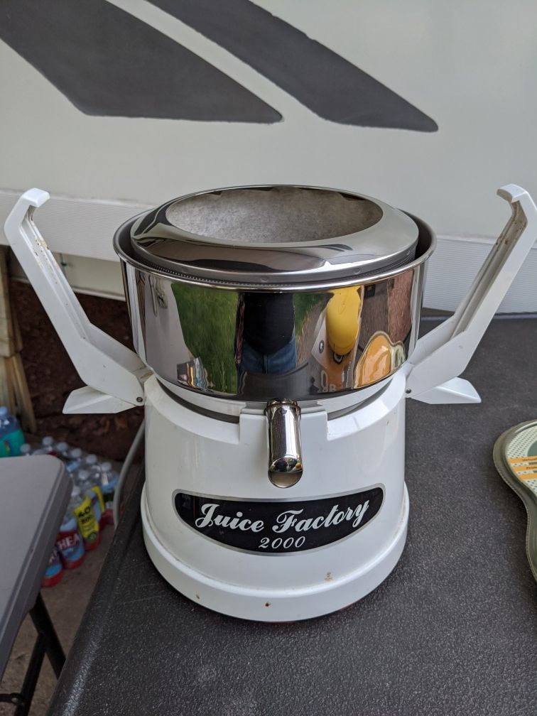 Juicer Juice factory 2000 for Sale in Scottsdale, AZ OfferUp