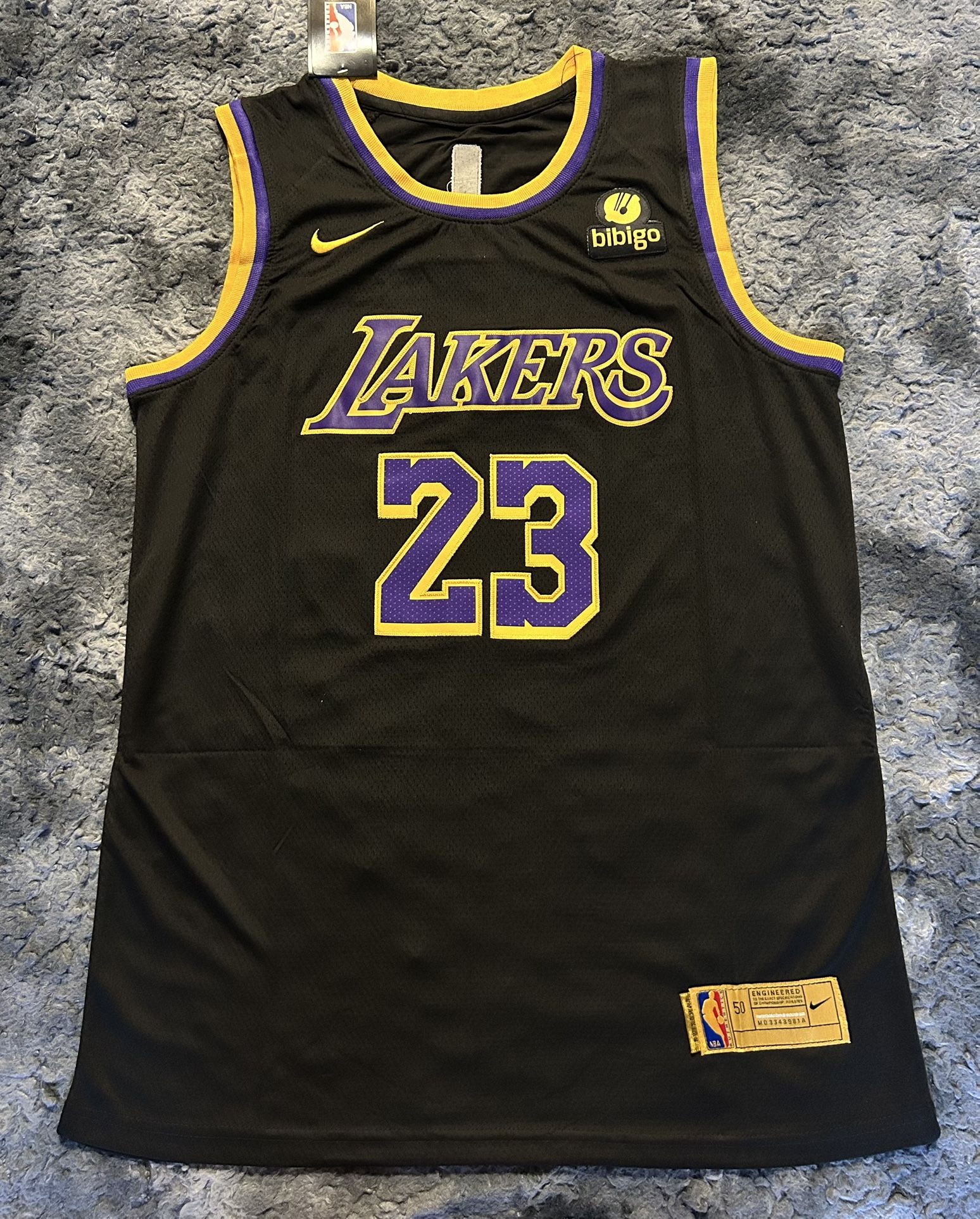 Los Angeles Lakers LeBron James Black Jersey Size Large 