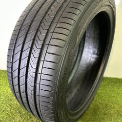 U502  245 40 19 98W  Kumho  Majesty 9 Solus  One Used Tire 90% Life 