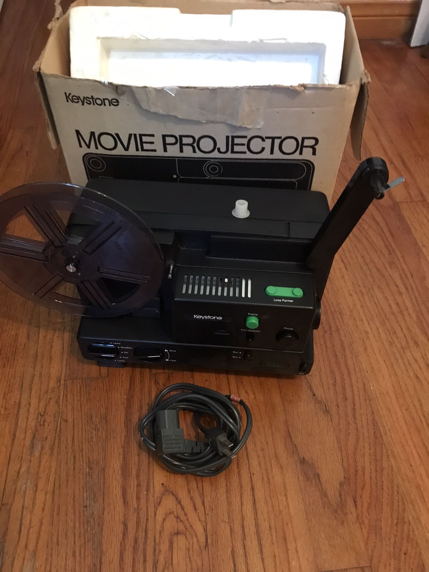Projector- Vintage Keystone 2500 Zoom Super 8 And 8 Mm Projector
