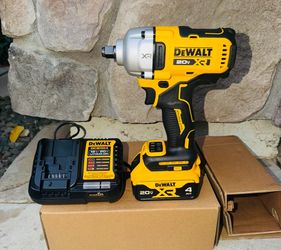 DEWALT 20V MAX XR Cordless 1/2 in. Impact Wrench + 4AH XR Battery & Charger DCF891