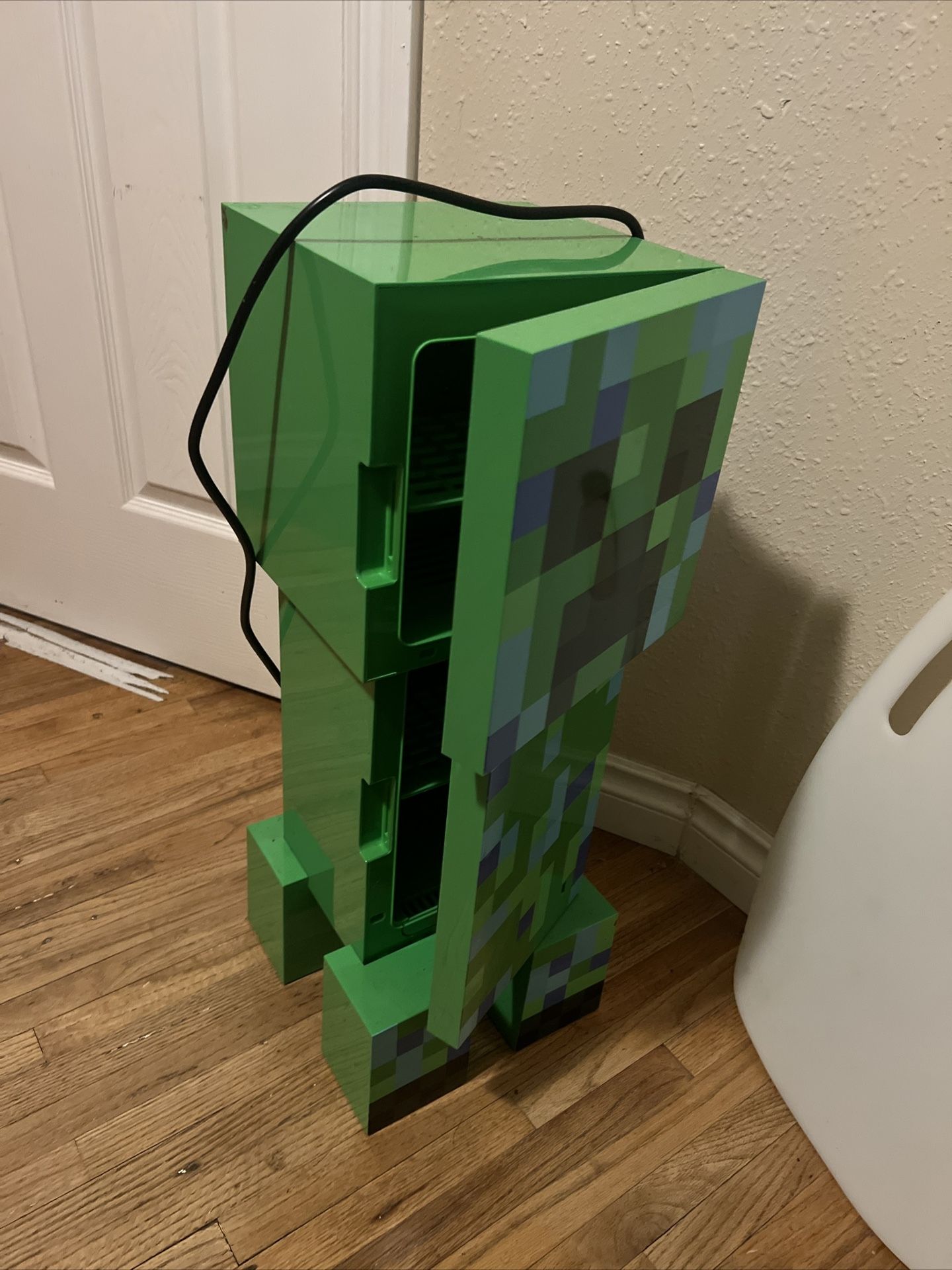 Mincraft Mini fridge With USB Charger