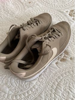 Men Nike Shoes (Size 10.5)