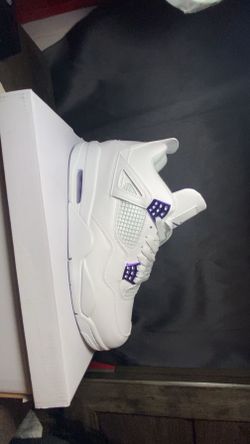Air Jordan 4 “ metallic purple “ size 11 last left