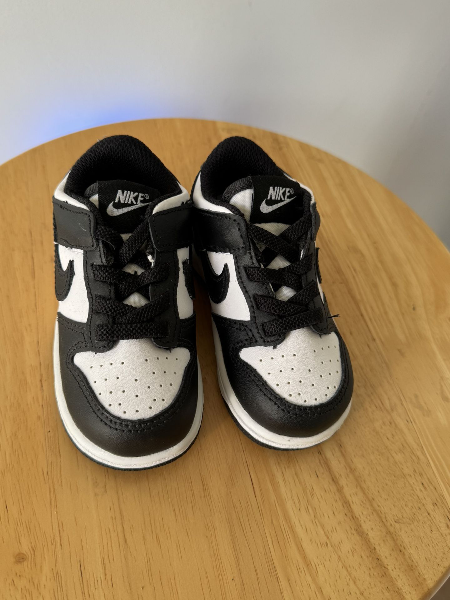 Toddler Black/white Nike Snickers 
