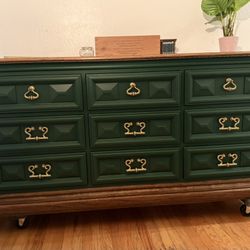 9 Drawer United Furniture Dresser