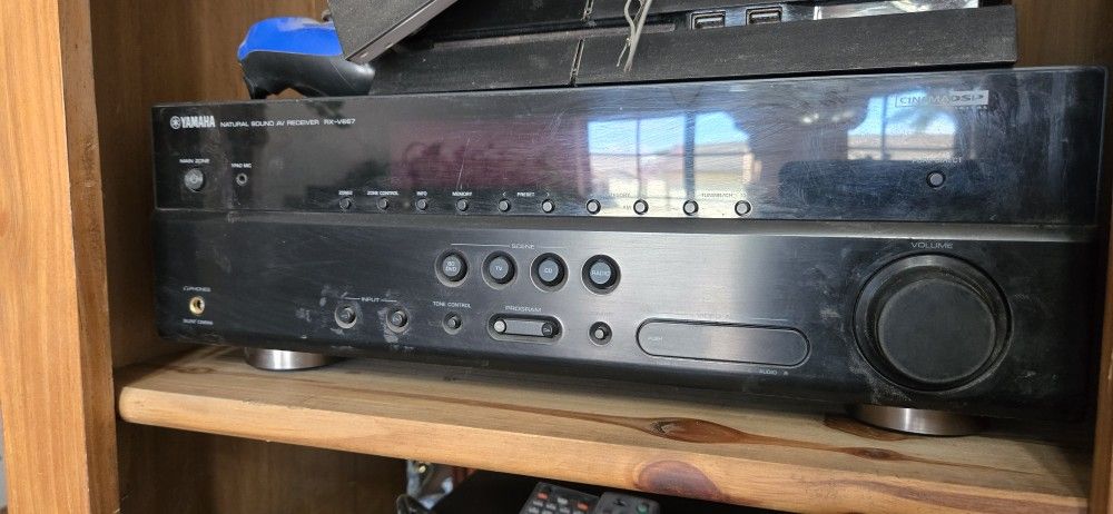 Yamaha RX-V667 7.2 channel Surround receiver
