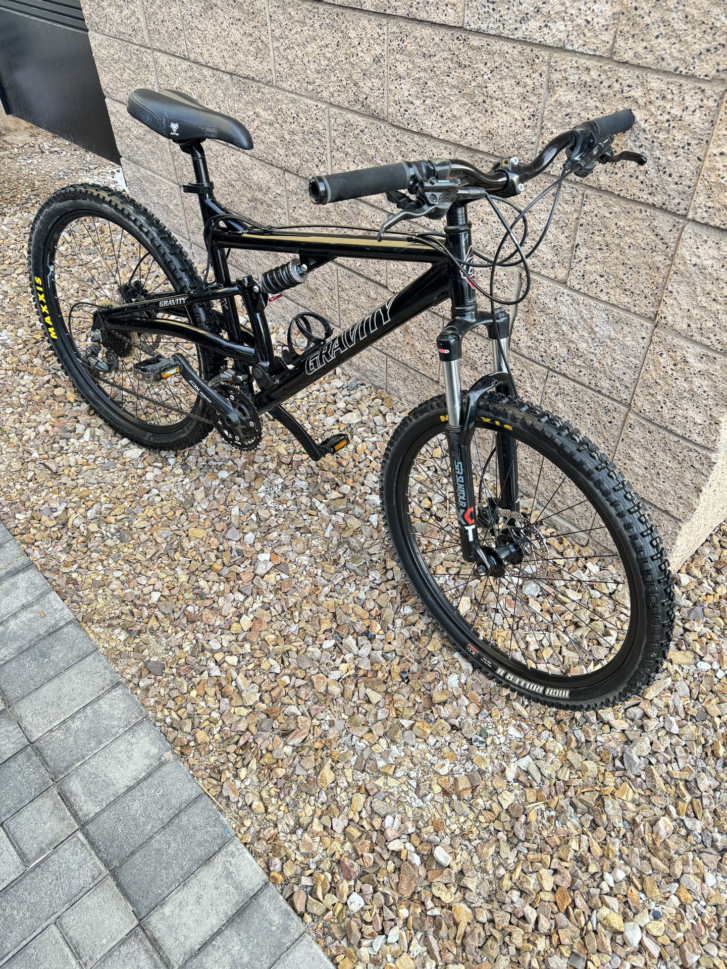 Gravity FSX 1.0 Full Suspension Mountain Bike Bicycle Upgraded Hydraulic Disc Brakes Aluminum Frame 26”  MAXXIS tires