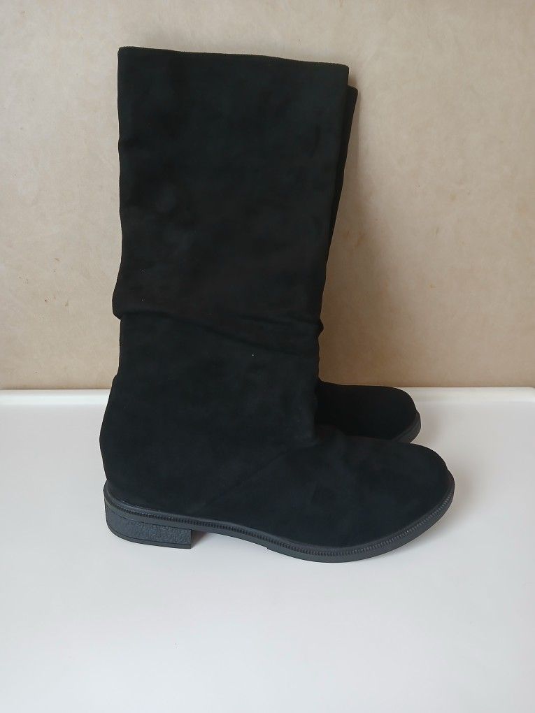 Women's Boots - Size 11