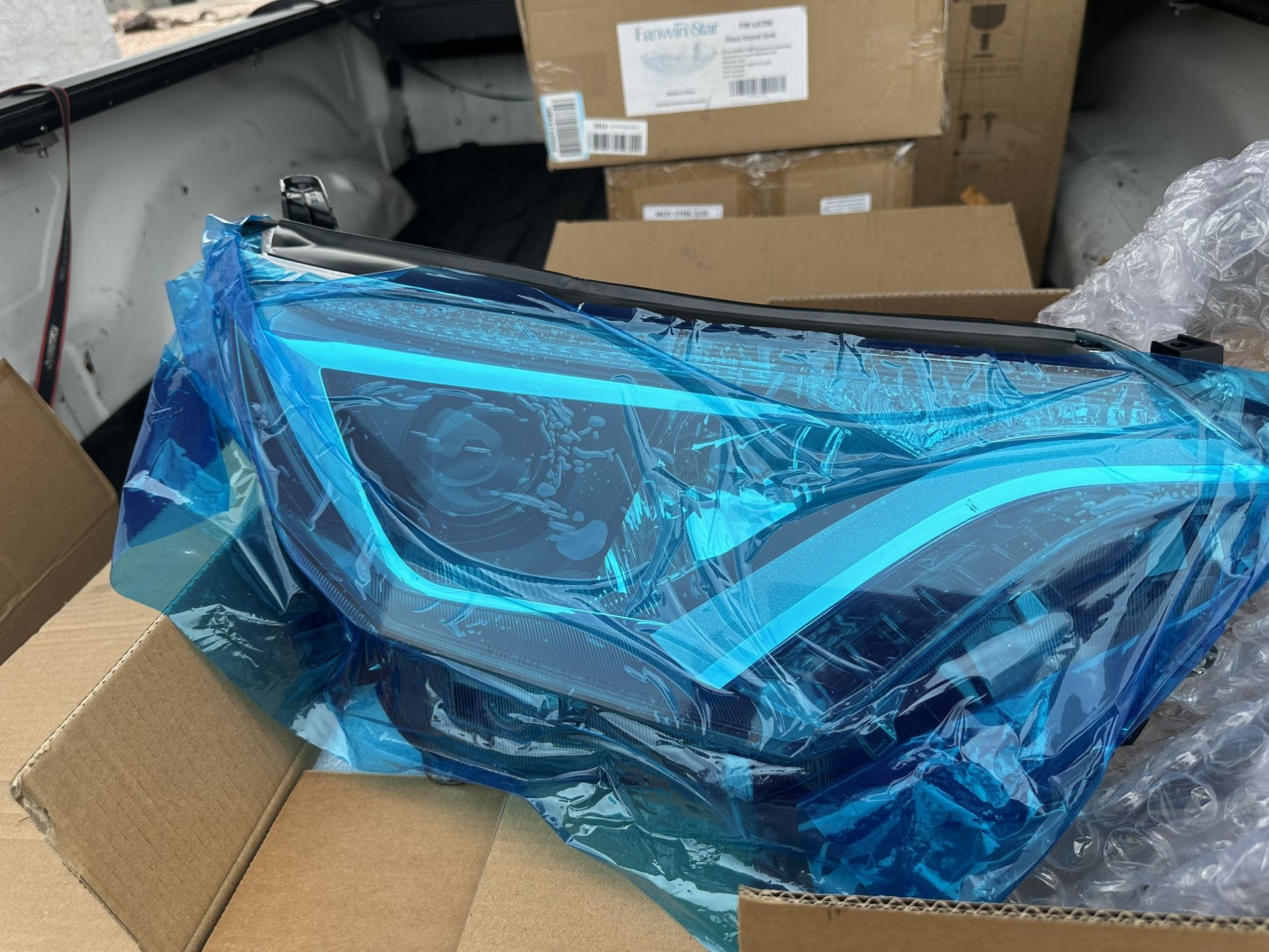 Headlight Set Replacement for Toyota Rav4 2016-2018