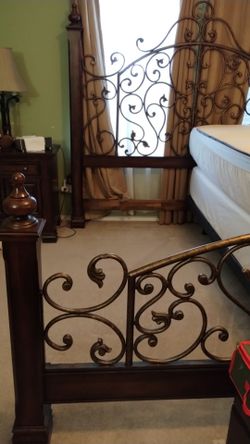 King Bedroom Set w/adjustable bases