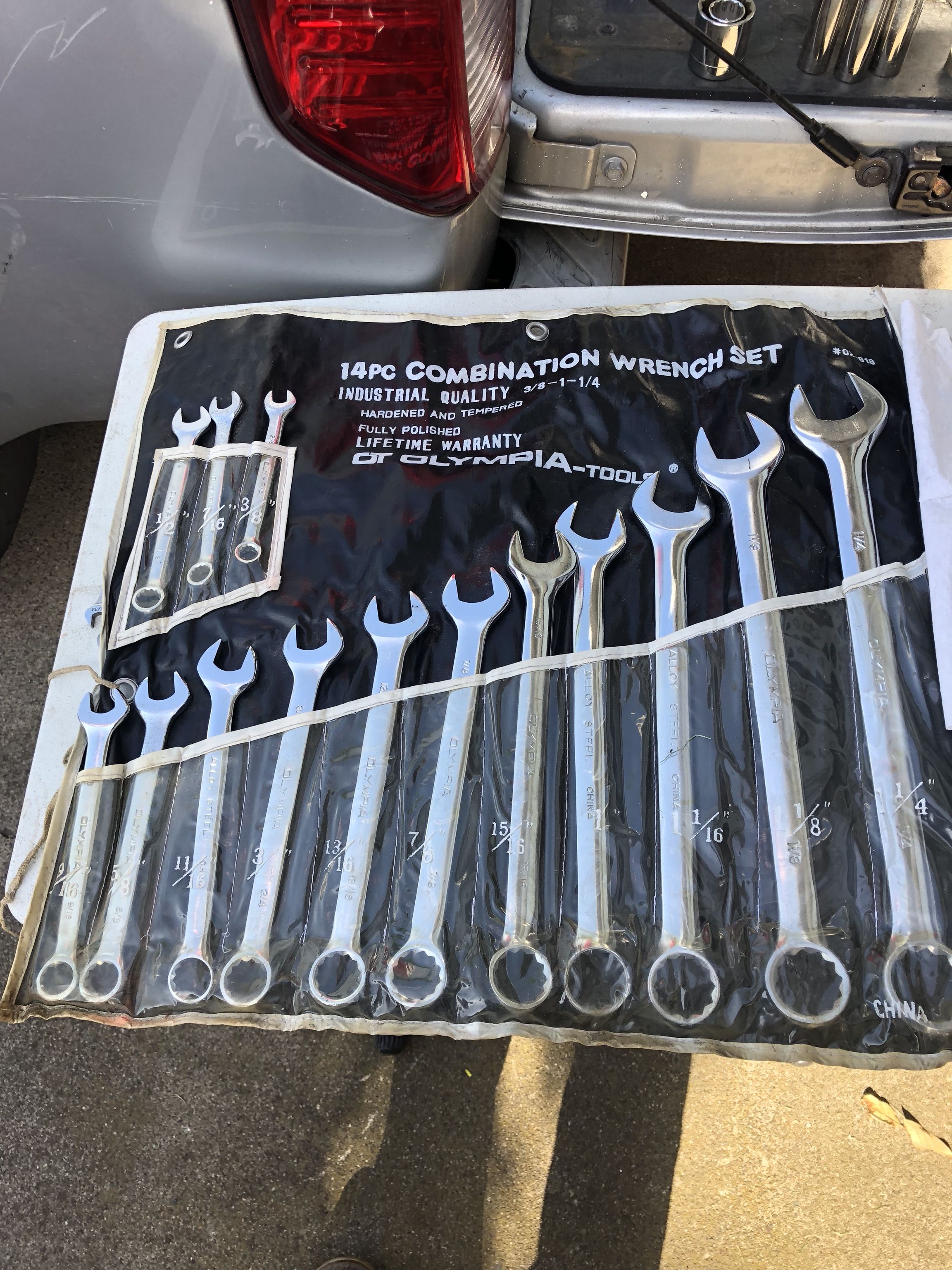 Olympia 14 Pc SAE Wrench Set Like New 3/8 To 1 1/4