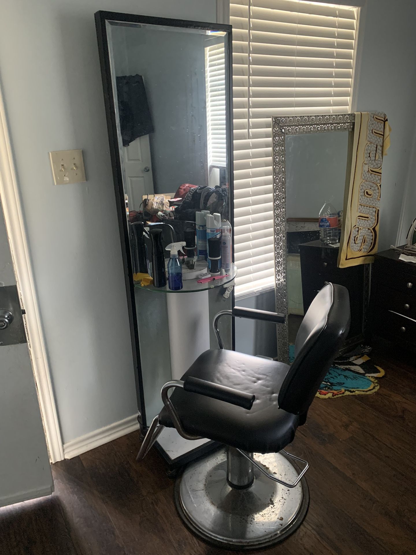 Barber Chair And Mirror Station Tools & Accessories