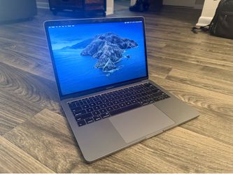MacBook Pro 13 inch (2017) - $400