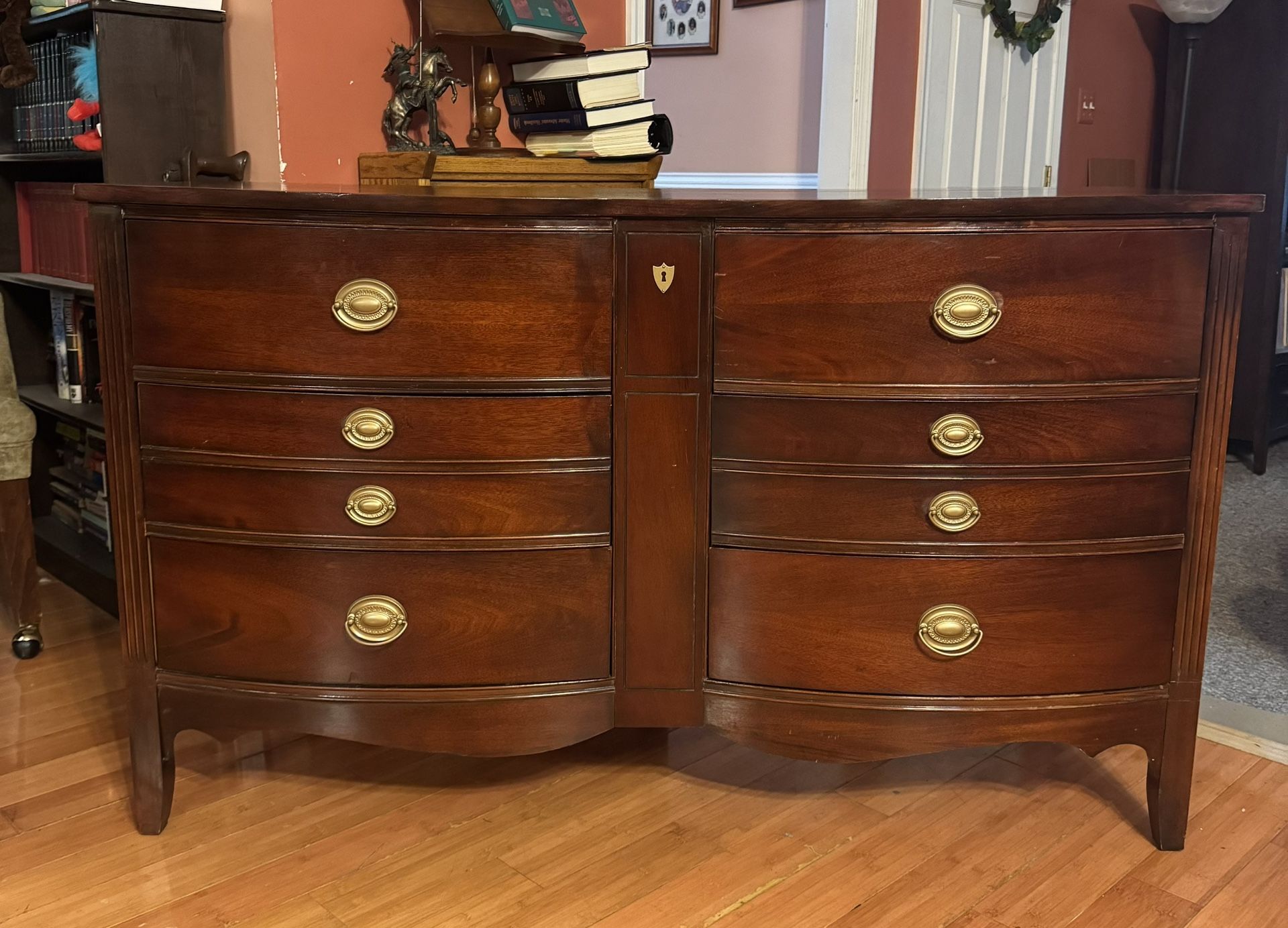 Beautiful Vintage Dixie Dresser 