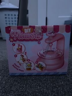 DIY Flower Craft Kit - Kids Arts and Crafts Activity Set (New in Box)