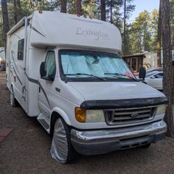 2005 Forrest River Lexington 235 Motorhome