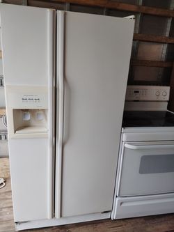 Refrigerator and electric stove glass top