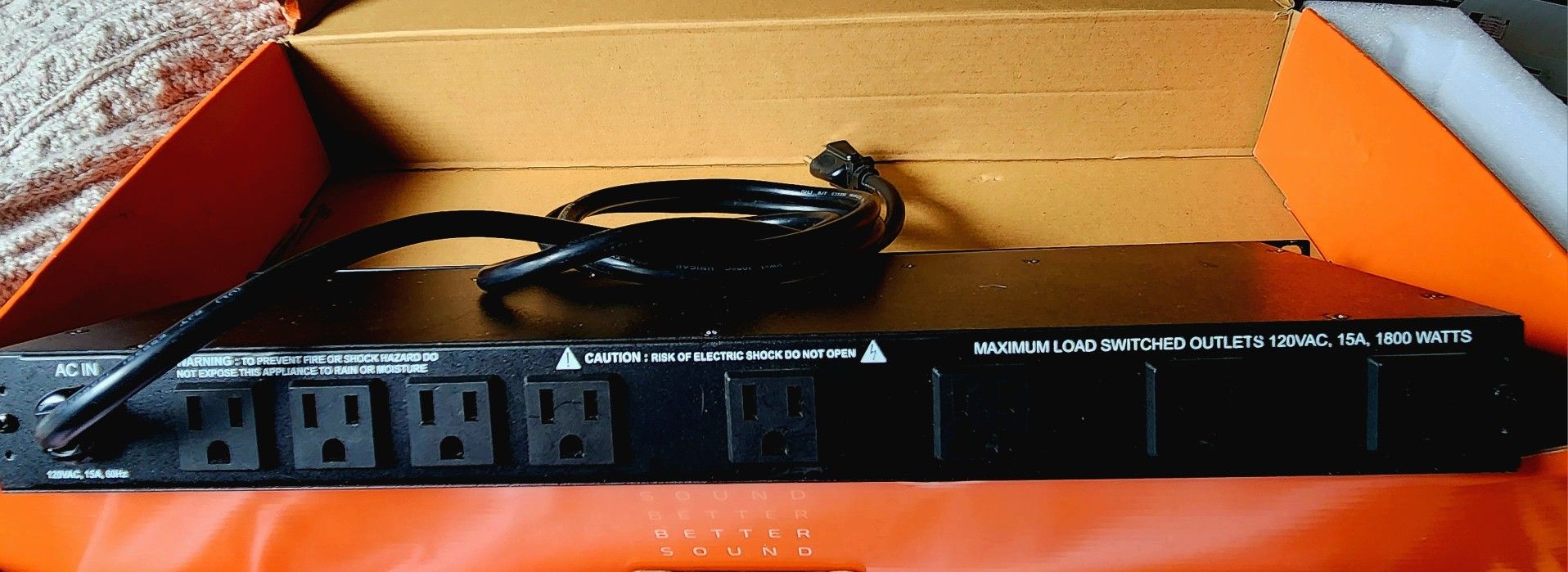 Rack Mount Power Strips ART SP4x4 Metered Power Distribution Unit