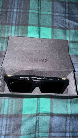 Men’s Versace sun glasses